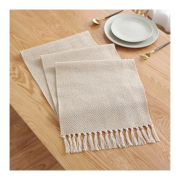 Table Runner Sang Trọng Dành Cho Trung Tâm Tiệc Cưới